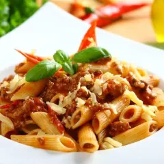 Penne bolognese: prosty przepis na pyszne danie bez stresu