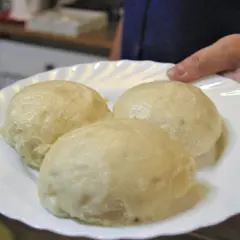 Czy kluski na parze są tuczące? Sprawdź ich kaloryczność i wpływ na dietę