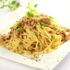 Szybki przepis na spaghetti z tuńczykiem, które zachwyci każdego