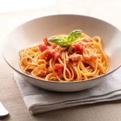 Jak Włosi jedzą spaghetti – poznaj tradycyjne techniki i zwyczaje