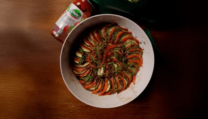 Pyszne spaghetti z bakłażana: proste przepisy, które zachwycą smakami